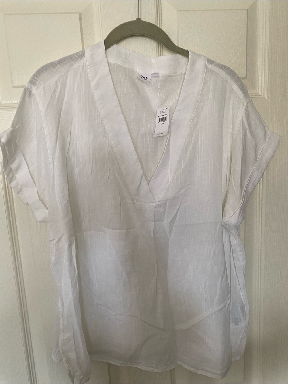 GAP White V-Neck Short Sleeve Blouse